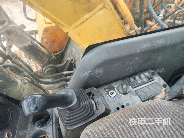 座椅右側(cè)控制臺/鑰匙門/油門/含右手柄（駕駛室部分）