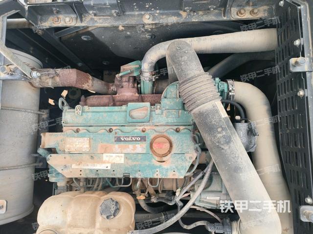 发动机整体俯视(整机外观) 发动机整体俯视(整机外观)