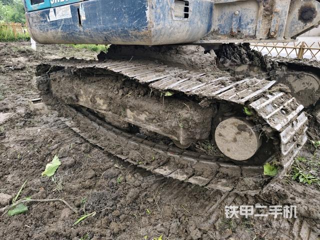 右侧履带整体 (行走机构) 右侧履带整体 (行走机构)