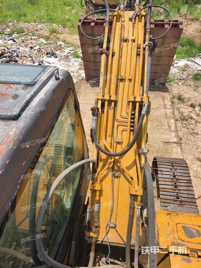 大臂整体 右侧(工作和回转装置) 大臂整体 右侧(工作和回转装置)