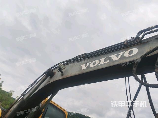 大臂整体 右侧(工作和回转装置) 大臂整体 右侧(工作和回转装置)