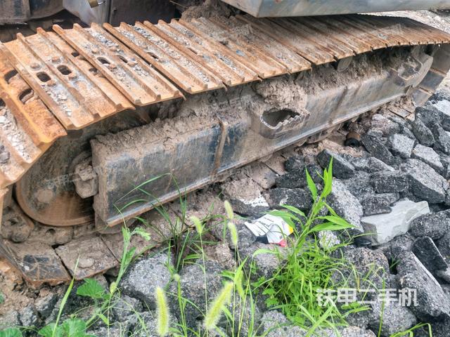 左侧履带整体 (行走机构) 左侧履带整体 (行走机构)