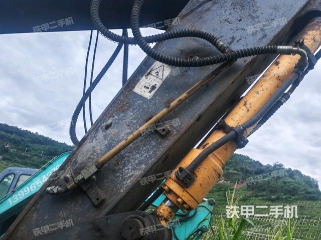 小臂整体左后(工作和回转装置) 小臂整体左后(工作和回转装置)