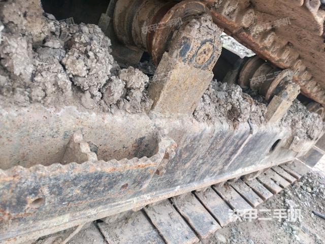 左側(cè)行走馬達蓋板（行走機構(gòu)）