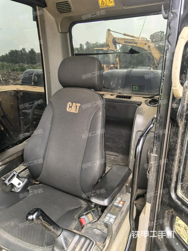 驾驶室整体(整机外观) 驾驶室整体(整机外观)