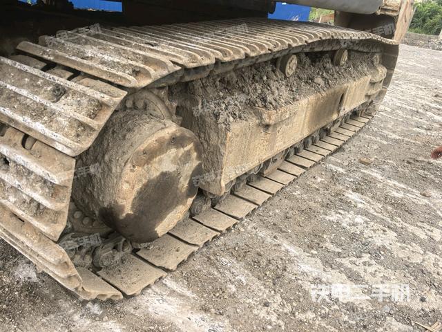 右侧履带整体(行走机构) 右侧履带整体(行走机构)