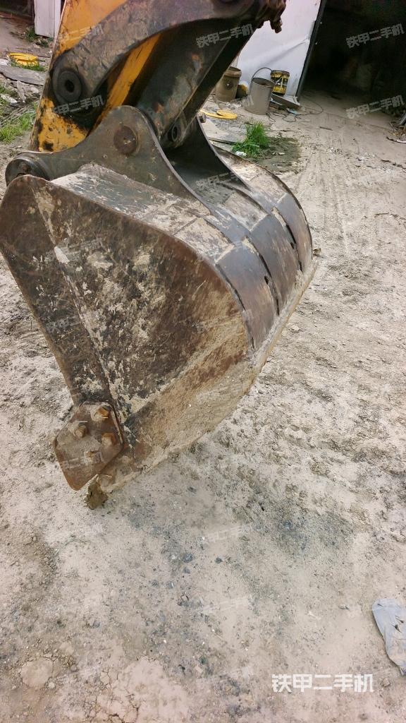 铲斗45度(工作和回转装置) 铲斗45度(工作和回转装置)