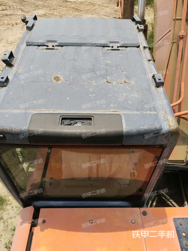 驾驶室顶部俯视(上车部件) 驾驶室顶部俯视(上车部件)