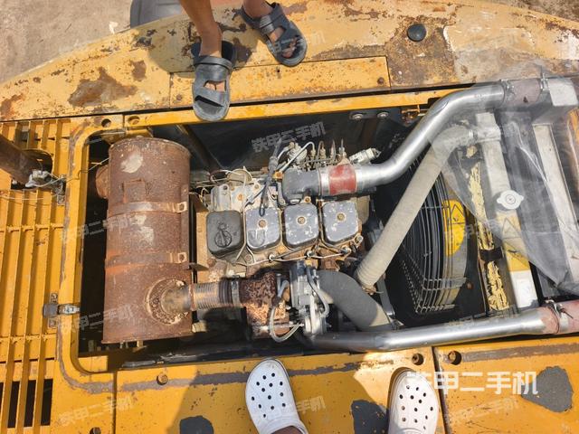 发动机室(上车部件) 发动机室(上车部件)