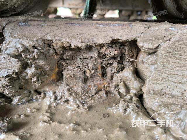 右侧履带整体（行走机构）