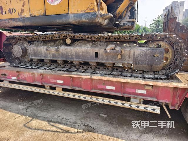 左侧履带整体 (行走机构) 左侧履带整体 (行走机构)