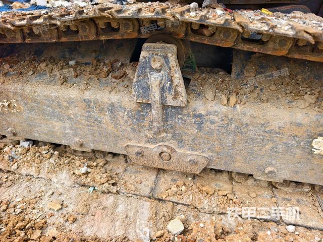 右側(cè)履帶整體?（行走機構(gòu)）