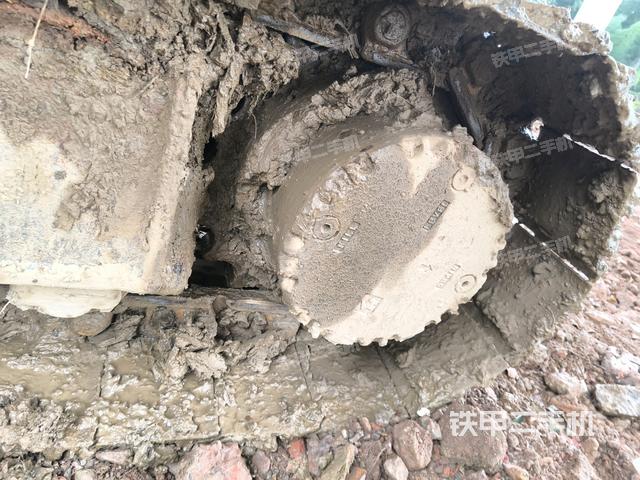 右驱动轮（行走机构）