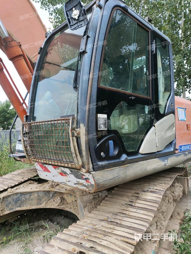 驾驶室左前45度(驾驶室部分) 驾驶室左前45度(驾驶室部分)