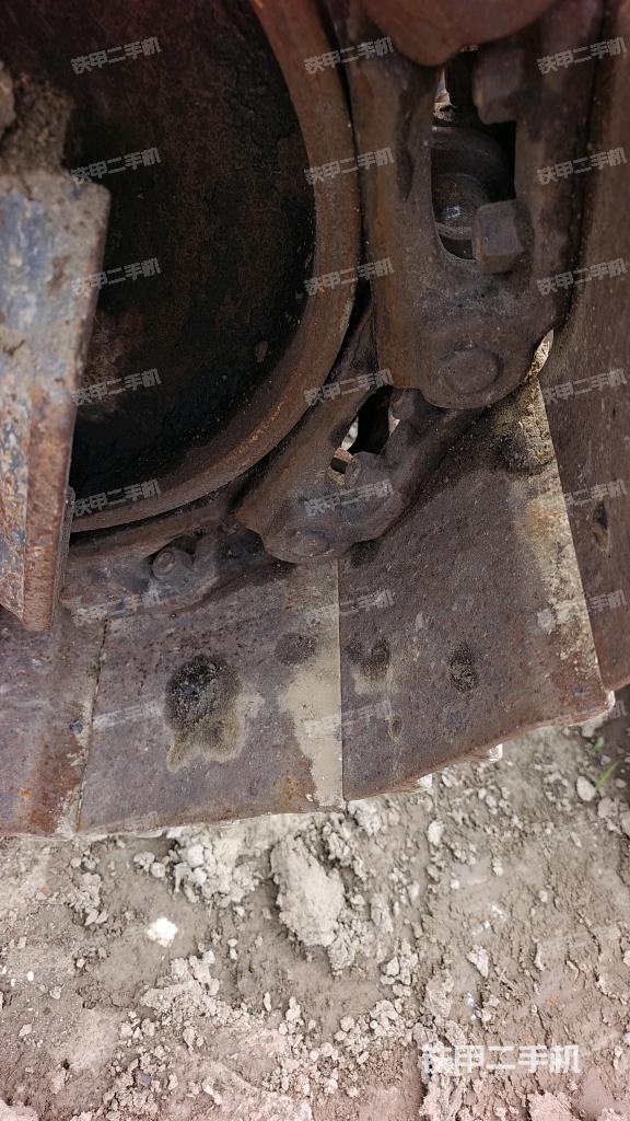 右导向轮(行走机构) 右导向轮(行走机构)