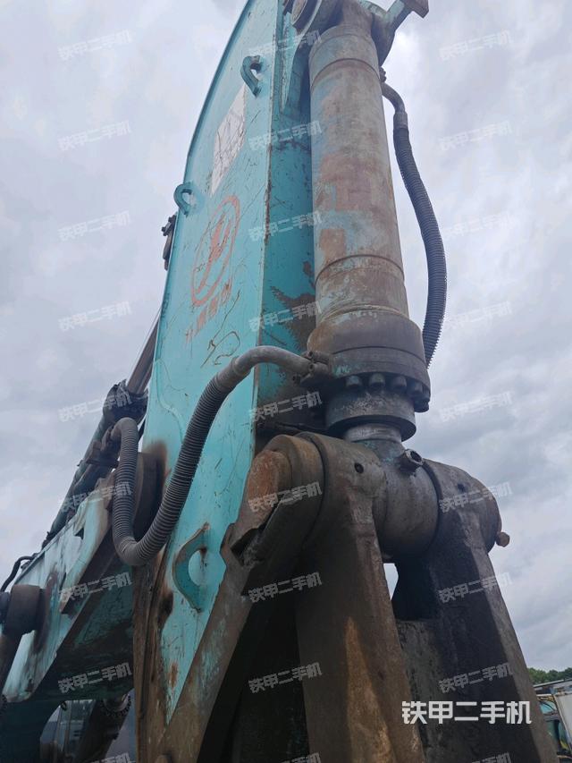 小臂整体右前(工作和回转装置) 小臂整体右前(工作和回转装置)