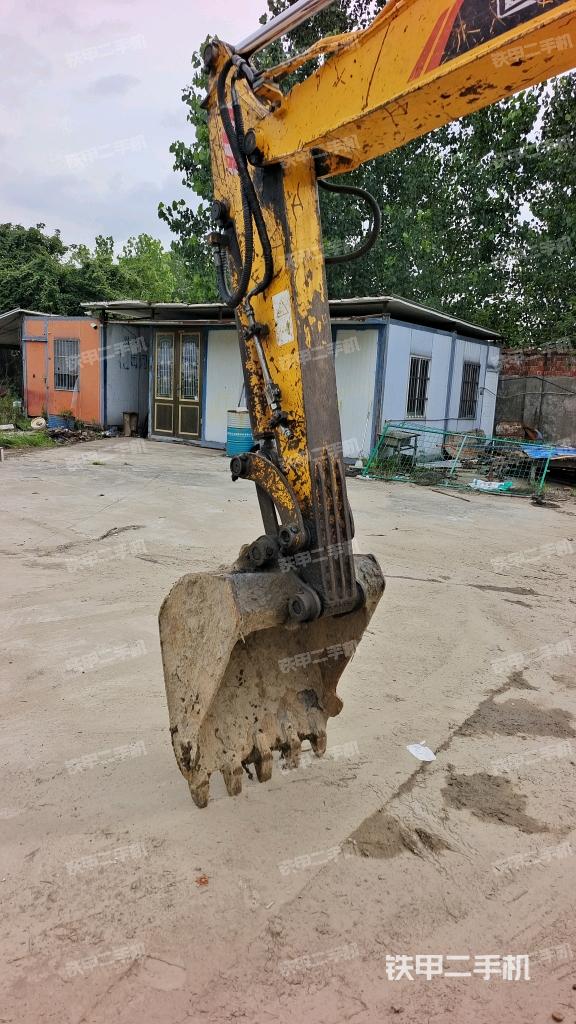 小臂整体右前(工作和回转装置) 小臂整体右前(工作和回转装置)