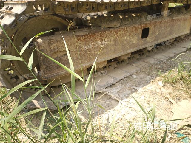 单侧履带整体(整机外观) 单侧履带整体(整机外观)