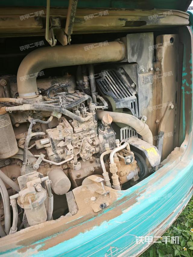 回转马达和主控阀（整机外观）