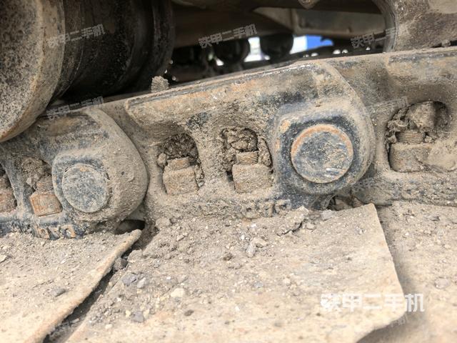 左导向轮(行走机构) 左导向轮(行走机构)