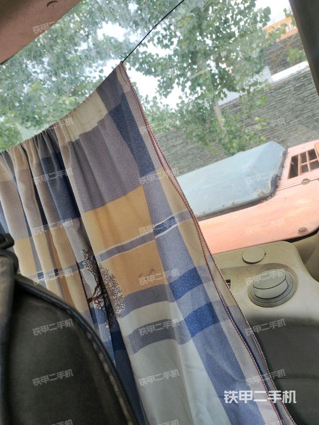 后窗玻璃角标(驾驶室部分) 后窗玻璃角标(驾驶室部分)