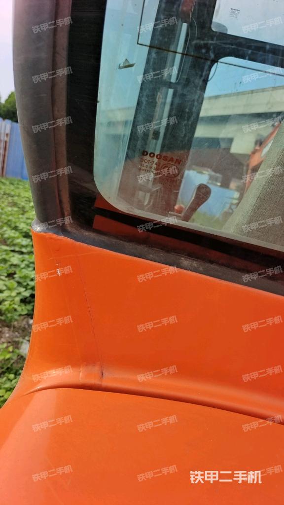 后窗玻璃角标(驾驶室部分) 后窗玻璃角标(驾驶室部分)