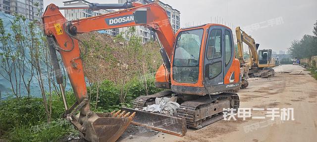 斗山DX75-9C PLUS挖掘機(jī)
