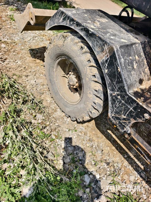 右侧履带整体 (行走机构) 右侧履带整体 (行走机构)