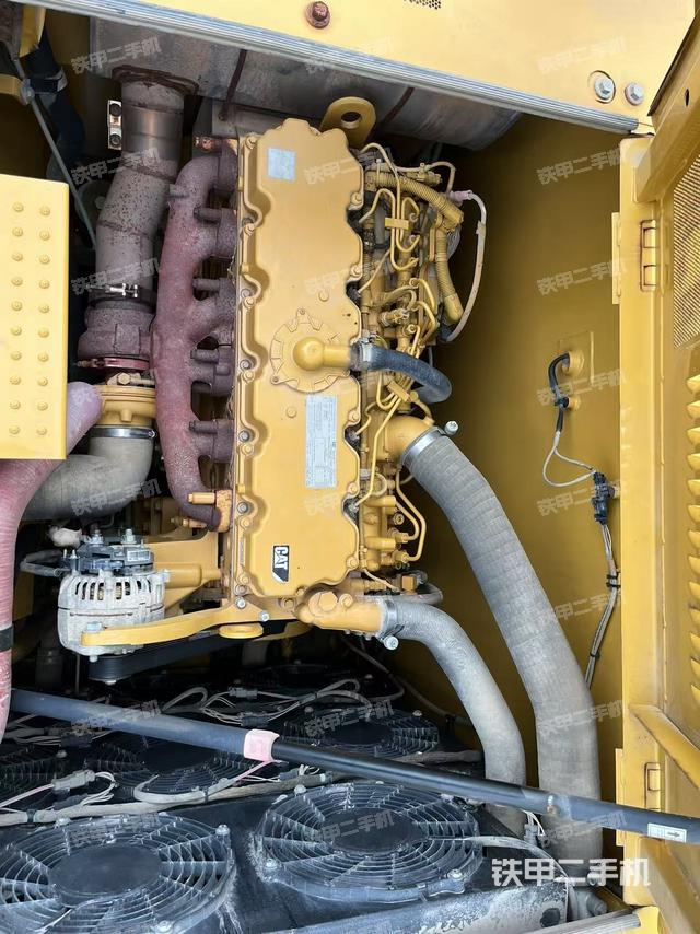 发动机整体俯视(整机外观) 发动机整体俯视(整机外观)