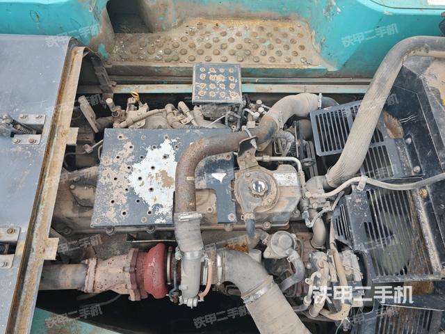 气门室盖螺丝特写(上车部件) 气门室盖螺丝特写(上车部件)