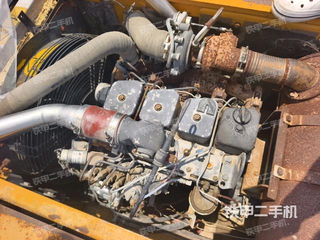 气门室盖螺丝特写(上车部件) 气门室盖螺丝特写(上车部件)