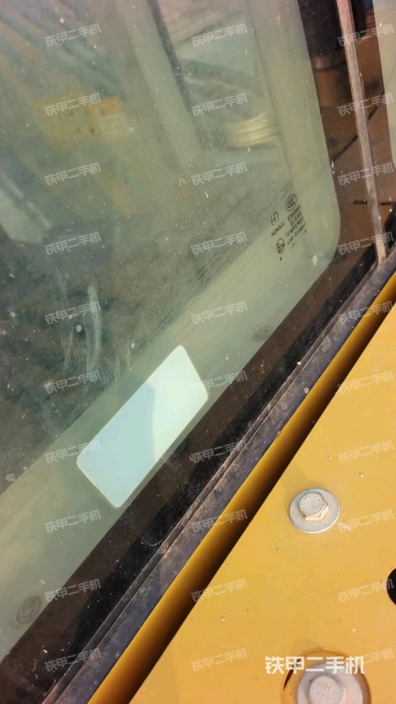 后窗玻璃角标(驾驶室部分) 后窗玻璃角标(驾驶室部分)