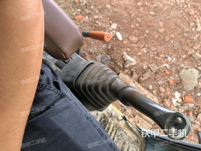 座椅右侧控制台/钥匙门/油门/含右手柄（驾驶室部分）