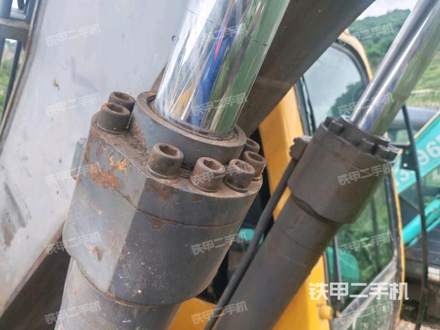 大臂根部 斜视(工作和回转装置) 大臂根部 斜视(工作和回转装置)