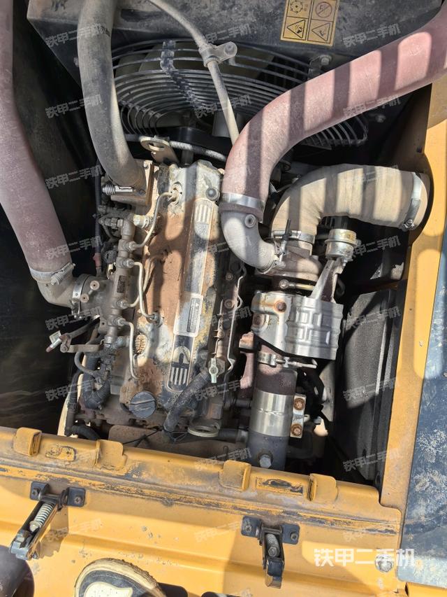 发动机整体俯视(整机外观) 发动机整体俯视(整机外观)