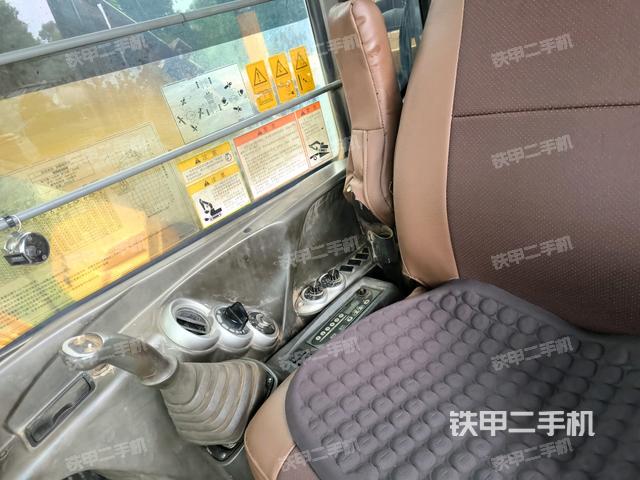 右侧玻璃角标（驾驶室部分）