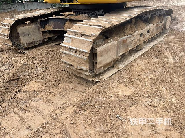 单侧履带整体(整机外观) 单侧履带整体(整机外观)