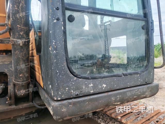 轉(zhuǎn)盤和下車架正前（工作和回轉(zhuǎn)裝置）