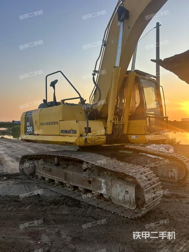 整机右后45°(整机外观) 整机右后45°(整机外观)