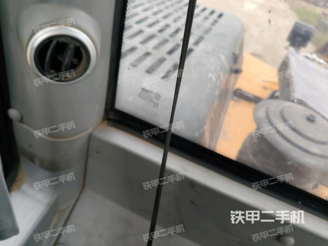 后窗玻璃角标（驾驶室部分）