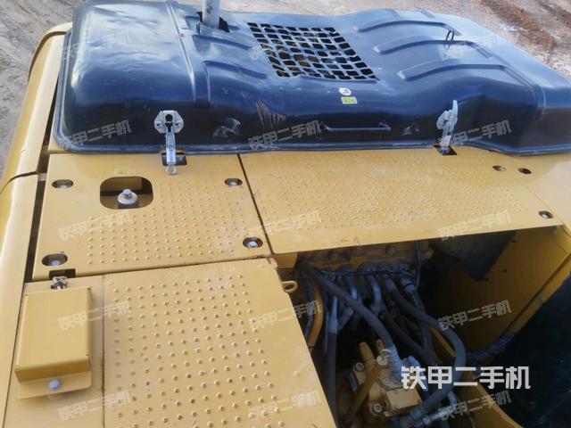 气门室盖螺丝特写(上车部件) 气门室盖螺丝特写(上车部件)