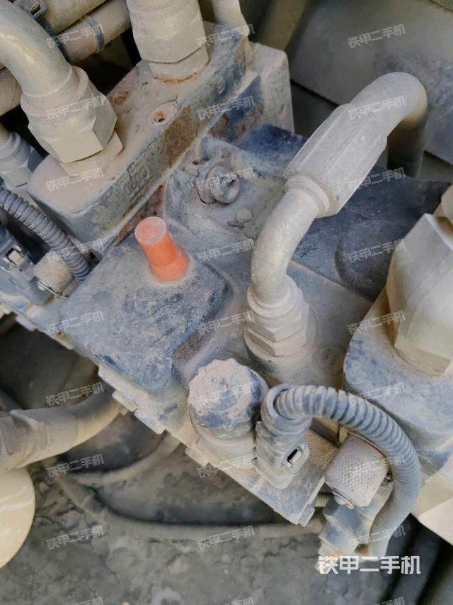 发动机舱全景（压路机发动机舱）