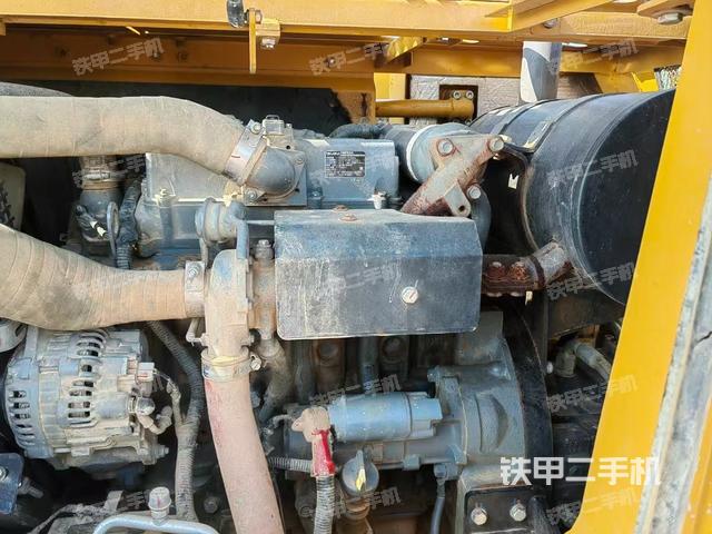 发动机整体俯视(整机外观) 发动机整体俯视(整机外观)