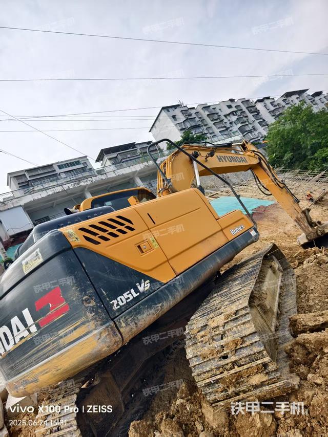 整机右后45°(整机外观) 整机右后45°(整机外观)