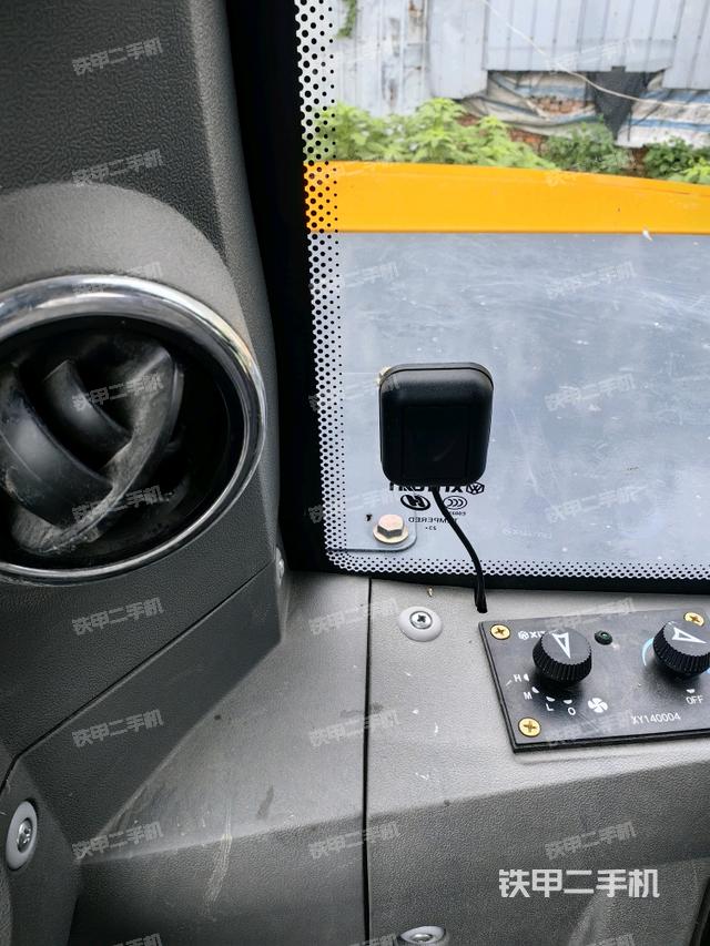 后窗玻璃角标(驾驶室部分) 后窗玻璃角标(驾驶室部分)