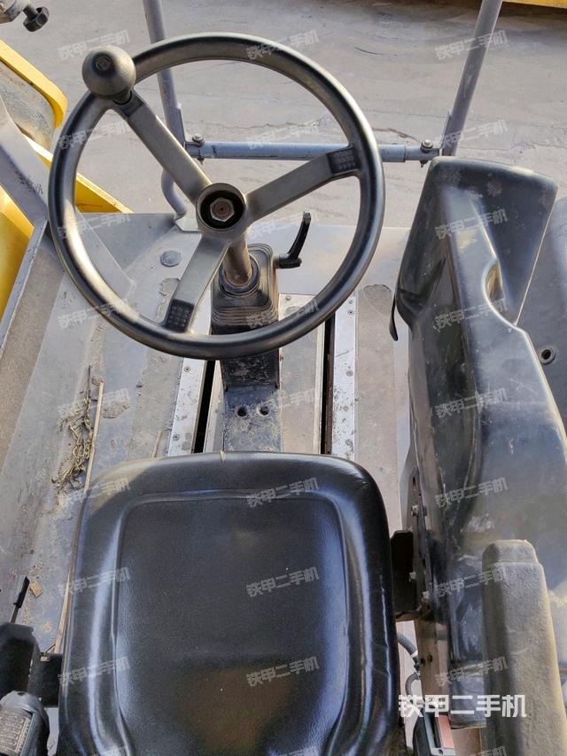 驾驶室外顶全景（压路机驾驶室）