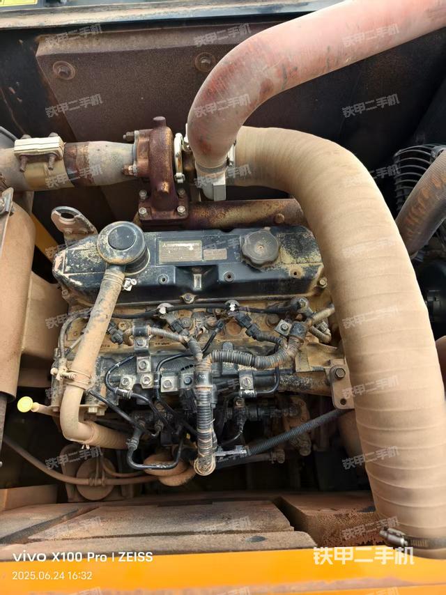 发动机整体俯视(整机外观) 发动机整体俯视(整机外观)