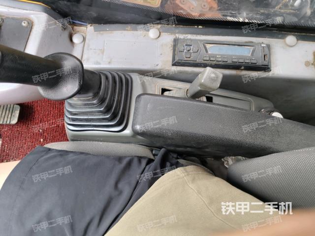 座椅右侧控制台/钥匙门/油门/含右手柄（驾驶室部分）