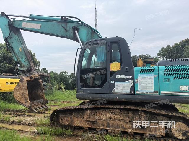 神鋼SK200超8挖掘機(jī)