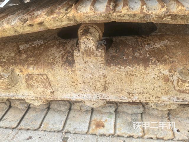 左驅(qū)動輪（行走機構(gòu)）